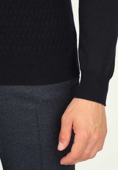 пуловер  из проверенных материалов спереди