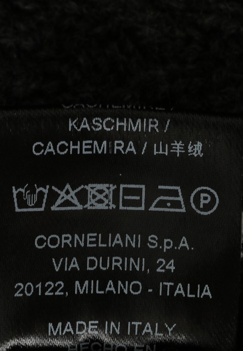 пуловер  универсального стиля с лицевой стороны