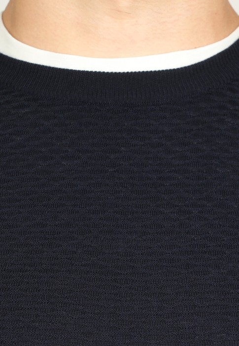 пуловер  универсального стиля с лицевой стороны