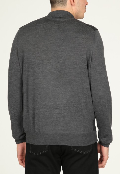 пуловер  из италии вид сбоку