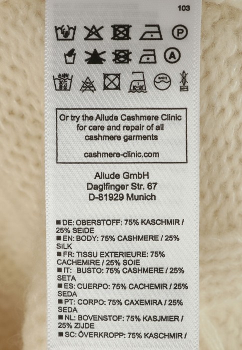 пуловер  универсального стиля с лицевой стороны