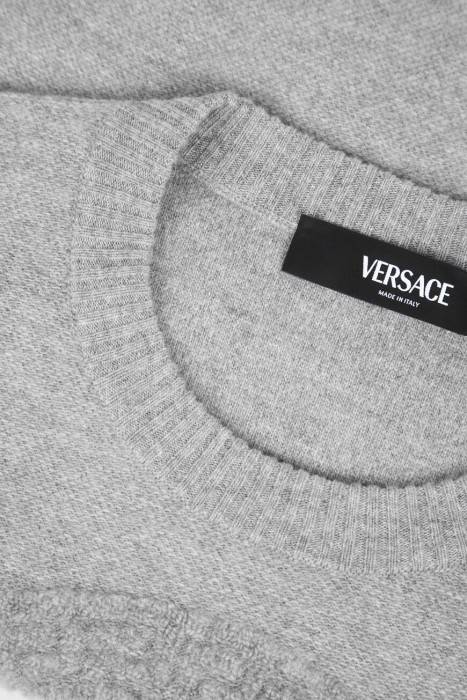 пуловер  из шерсти спереди