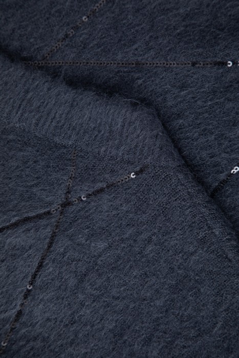 пуловер  классического стиля с лицевой стороны