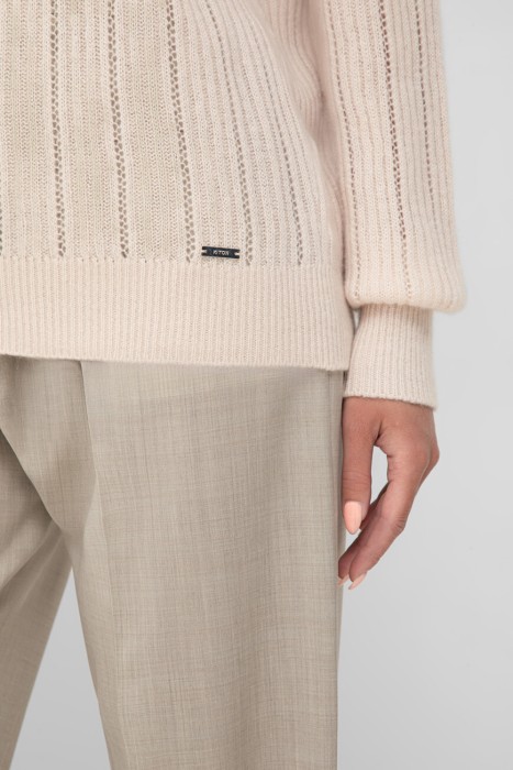 Товар розового цвета с внутренней стороны