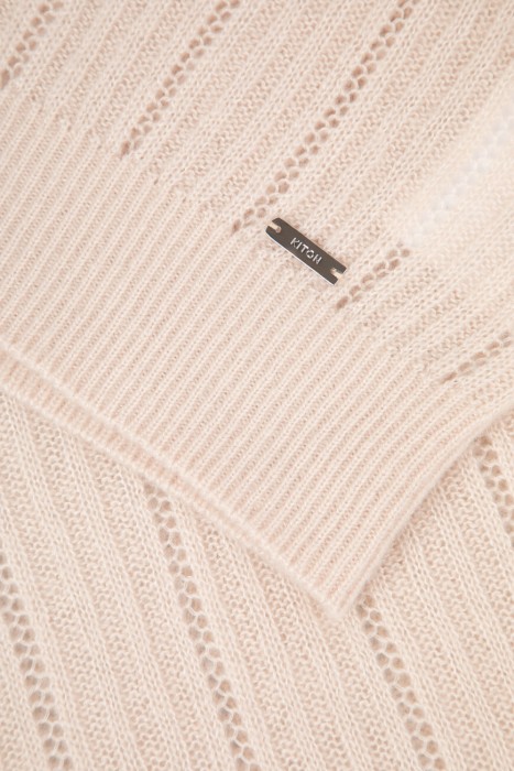 пуловер  универсального стиля с лицевой стороны