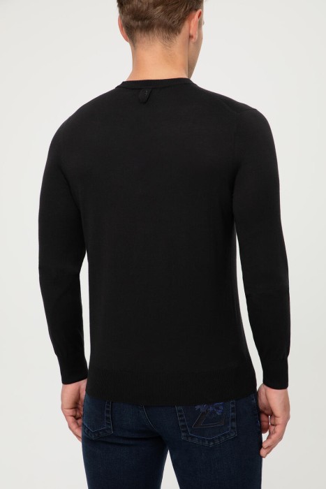 пуловер  из италии вид сбоку