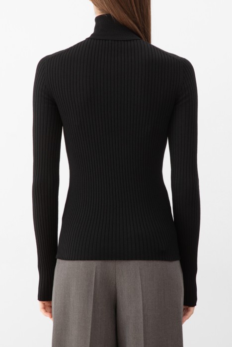 пуловер  по цене 91200 руб вид справа