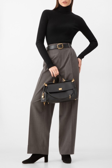 пуловер  из шерсти спереди