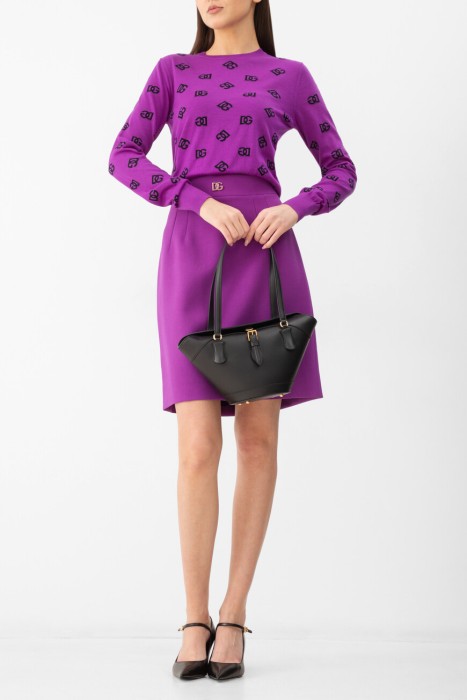 Товар разноцветного цвета с внутренней стороны