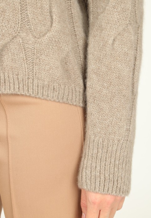 Продукция для женщин фото