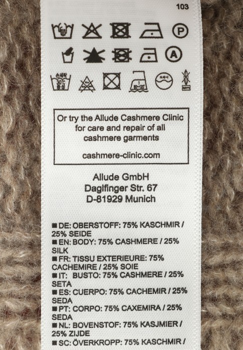 пуловер  универсального стиля с лицевой стороны