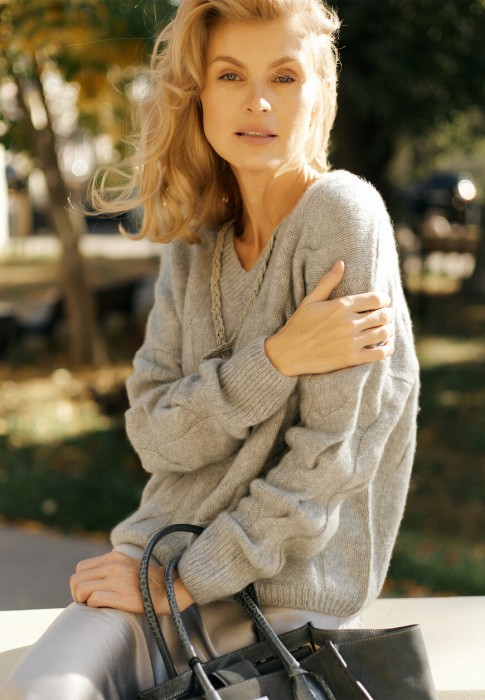 пуловер  из германии вид сбоку