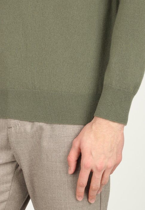 пуловер  из проверенных материалов спереди