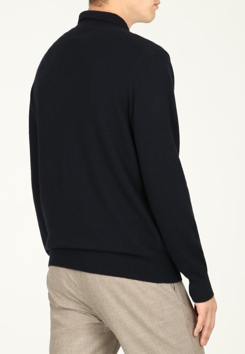 пуловер  из германии вид сбоку