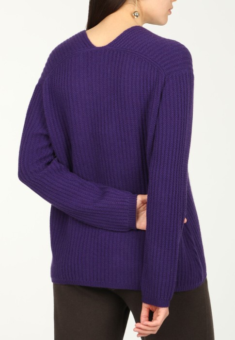 пуловер  из проверенных материалов спереди