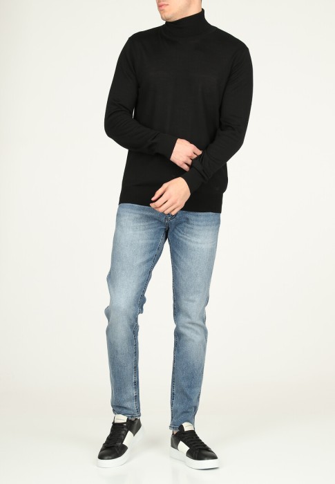 пуловер  по цене 32130 руб вид справа