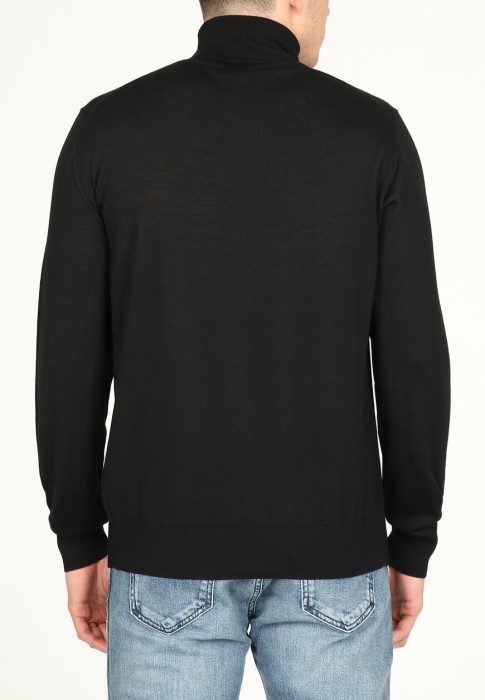 пуловер  из италии вид сбоку