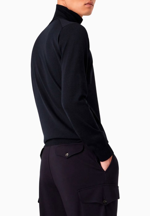 пуловер  из италии вид сбоку