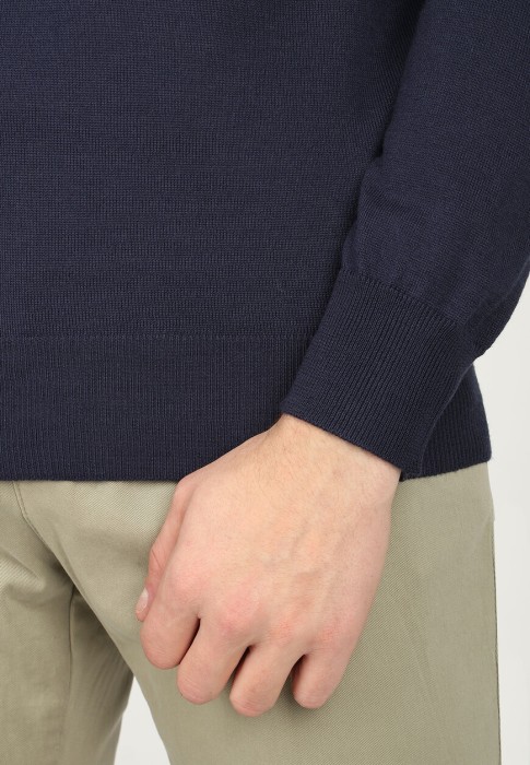 пуловер  из проверенных материалов спереди