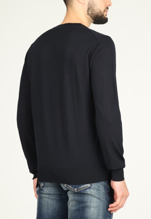 Товар синего цвета с внутренней стороны