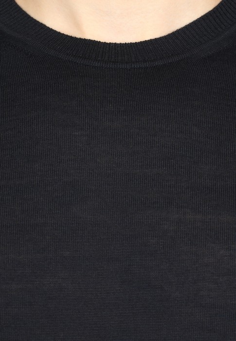 пуловер  универсального стиля с лицевой стороны