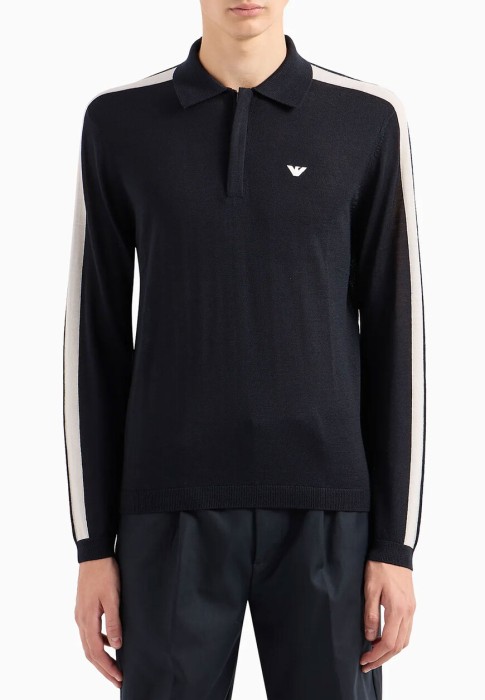 Товар синего цвета с внутренней стороны