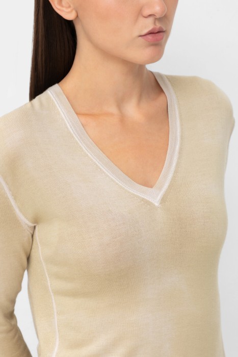 пуловер  из италии вид сбоку