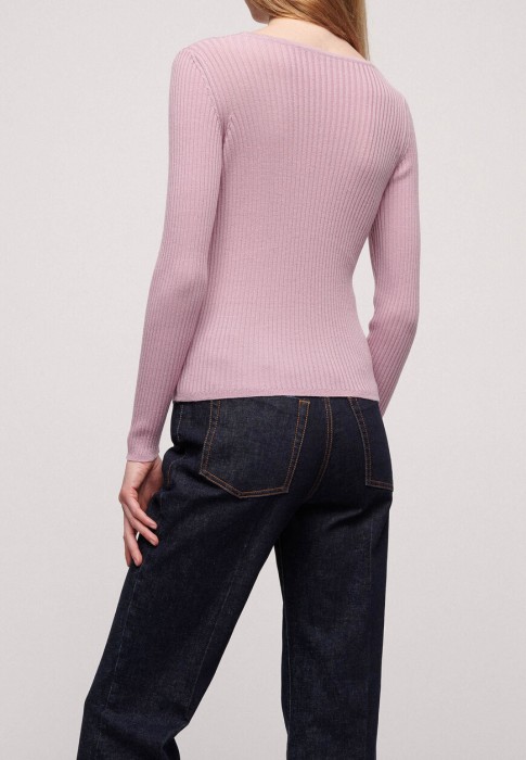 Товар розового цвета с внутренней стороны