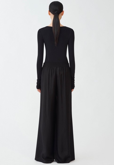 пуловер  из италии вид сбоку