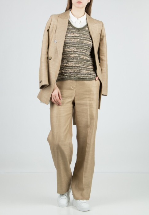 Товар зеленого цвета с внутренней стороны