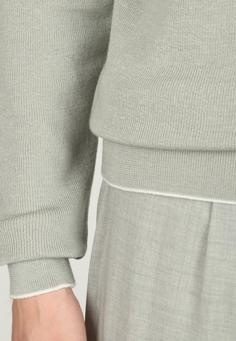 пуловер  из проверенных материалов спереди