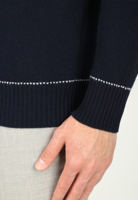 пуловер  из проверенных материалов спереди