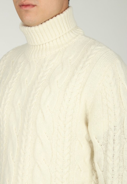 пуловер  из проверенных материалов спереди