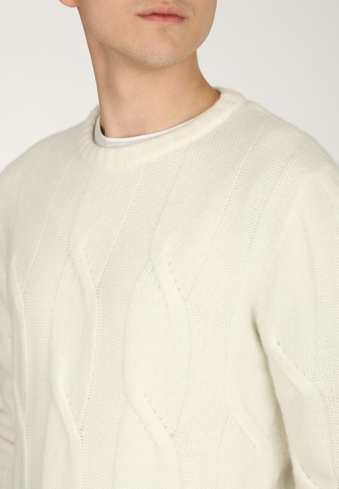 пуловер  универсального стиля с лицевой стороны