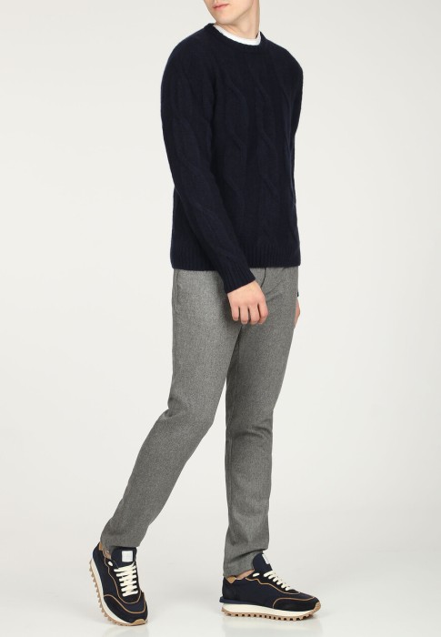 пуловер  из италии вид сбоку