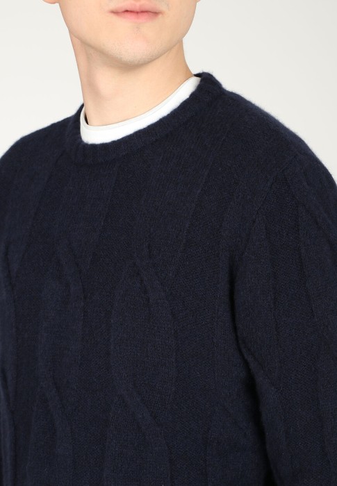 пуловер  универсального стиля с лицевой стороны