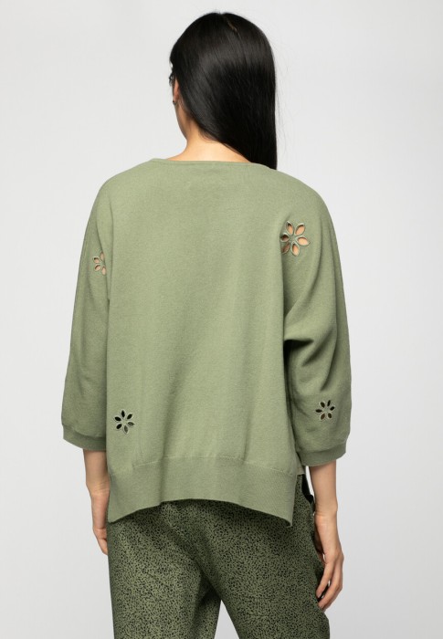 Товар зеленого цвета с внутренней стороны