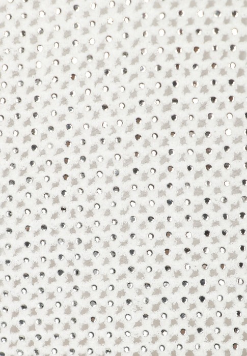 Товар белого цвета с внутренней стороны