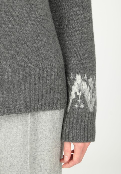 пуловер  из проверенных материалов спереди