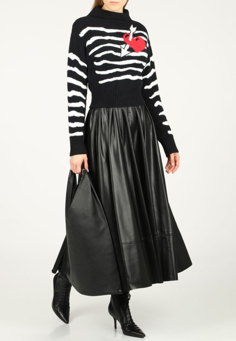 пуловер  из италии вид сбоку