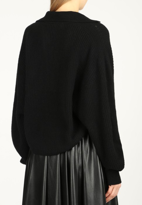 пуловер  из италии вид сбоку