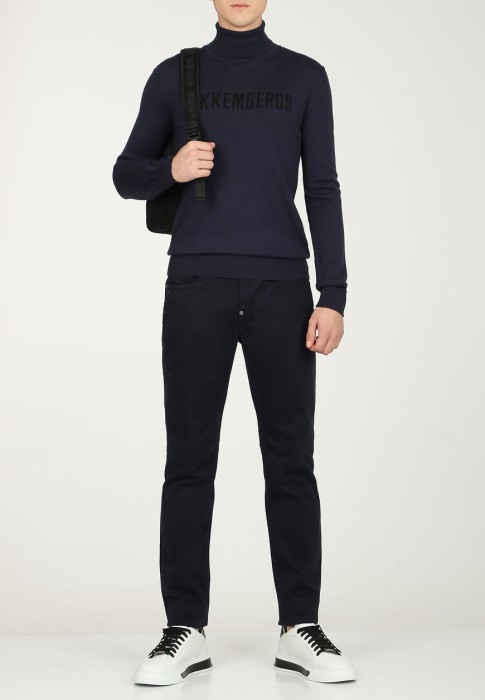 пуловер  от бренда bikkembergs вид слева