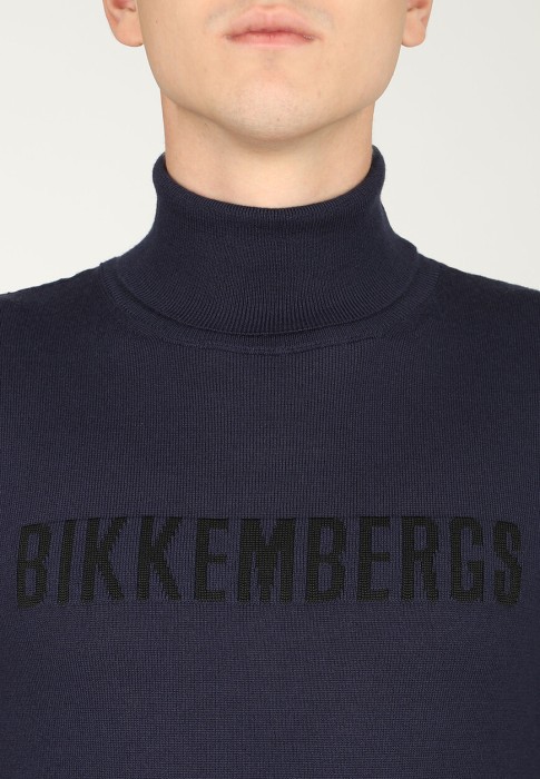 пуловер  из проверенных материалов спереди