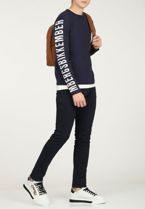 пуловер  из италии вид сбоку