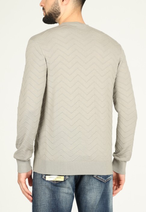 пуловер  из италии вид сбоку