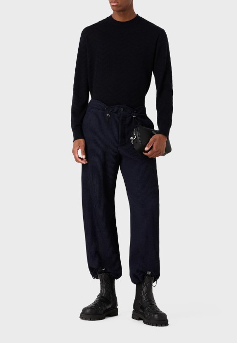 пуловер  от бренда emporio armani вид слева