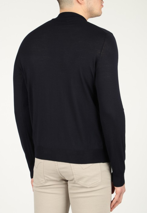 пуловер  из италии вид сбоку