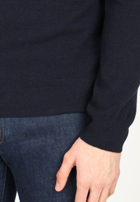 пуловер  из проверенных материалов спереди