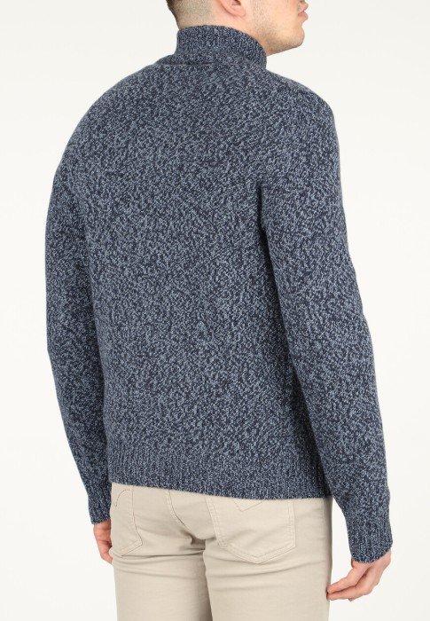 пуловер  из италии вид сбоку