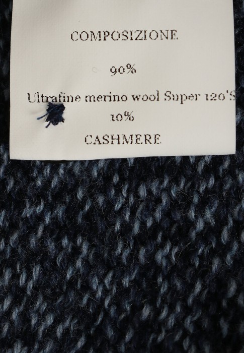 пуловер  универсального стиля с лицевой стороны